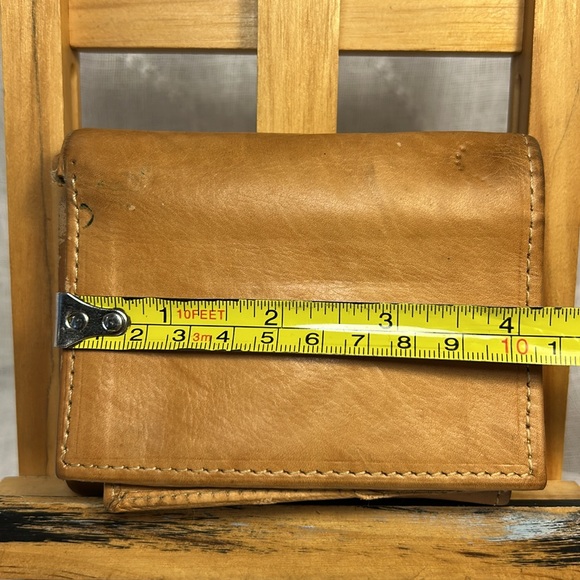 Handcrafted buttery soft glove leather trifold wallet - Picture 3 of 13